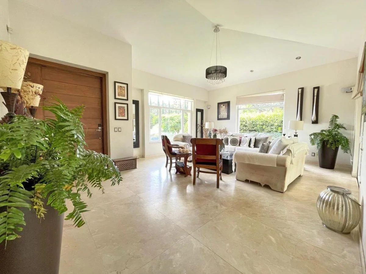 Interior de la casa anunciada en Santa Anita