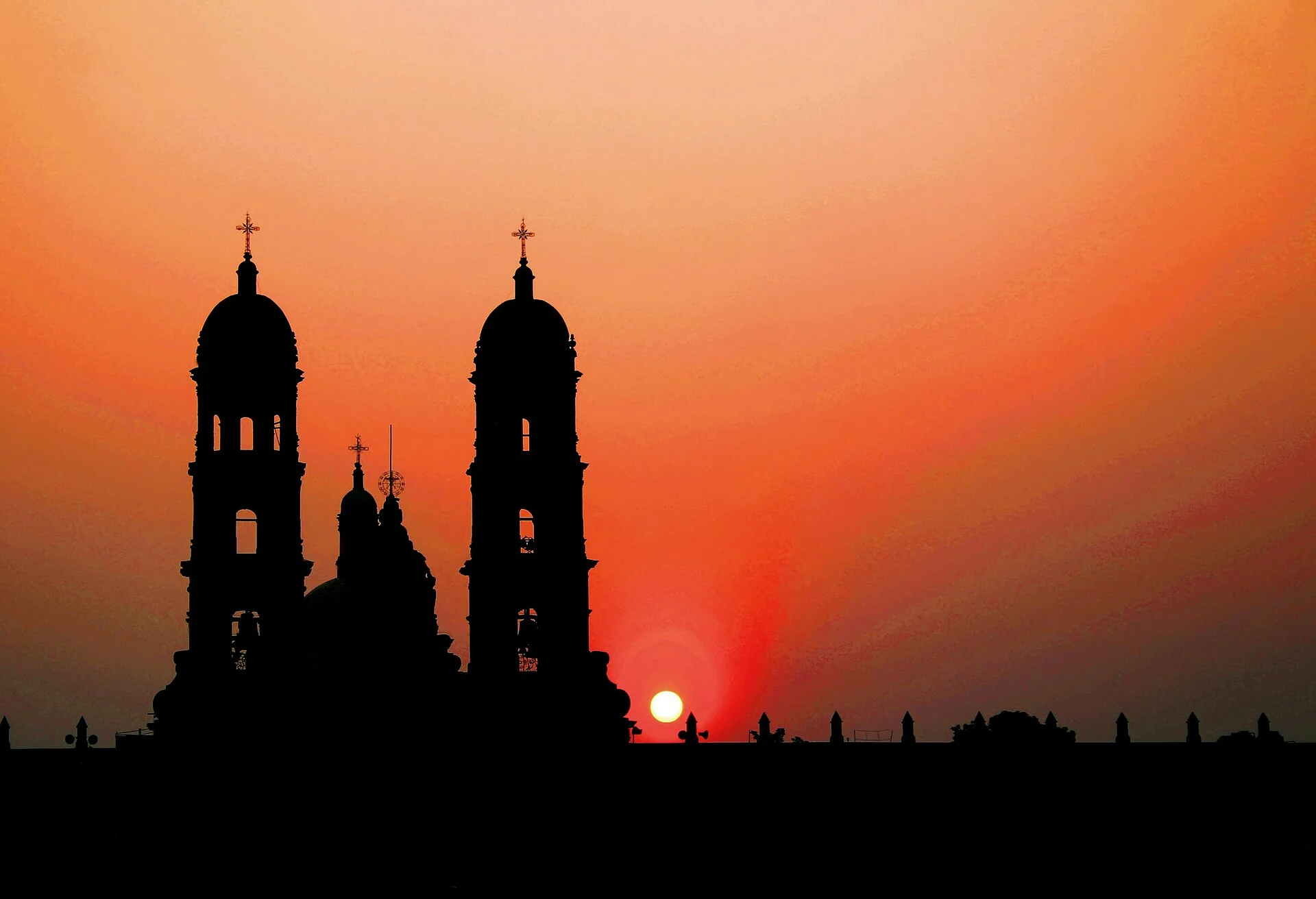 Basílica de Zapopan: patrimonio del municipio, fuera de Valle Real.