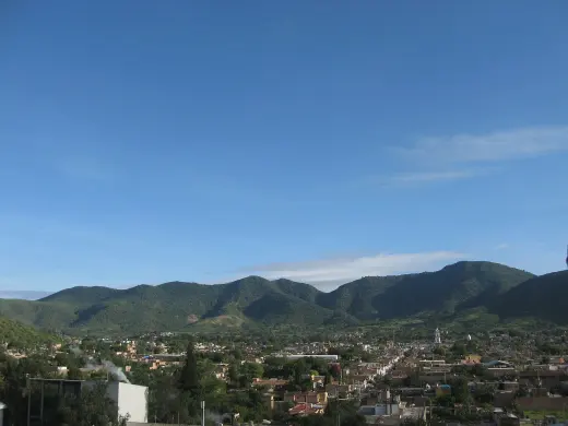 Vista de la cabecera de Tlajomulco; contexto municipal, fuera del fraccionamiento.