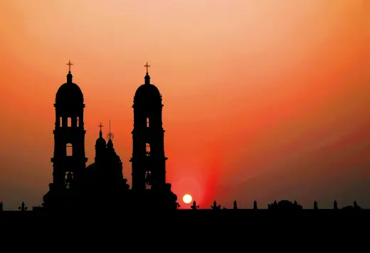 Basílica de Zapopan: patrimonio del municipio, fuera de Valle Real.